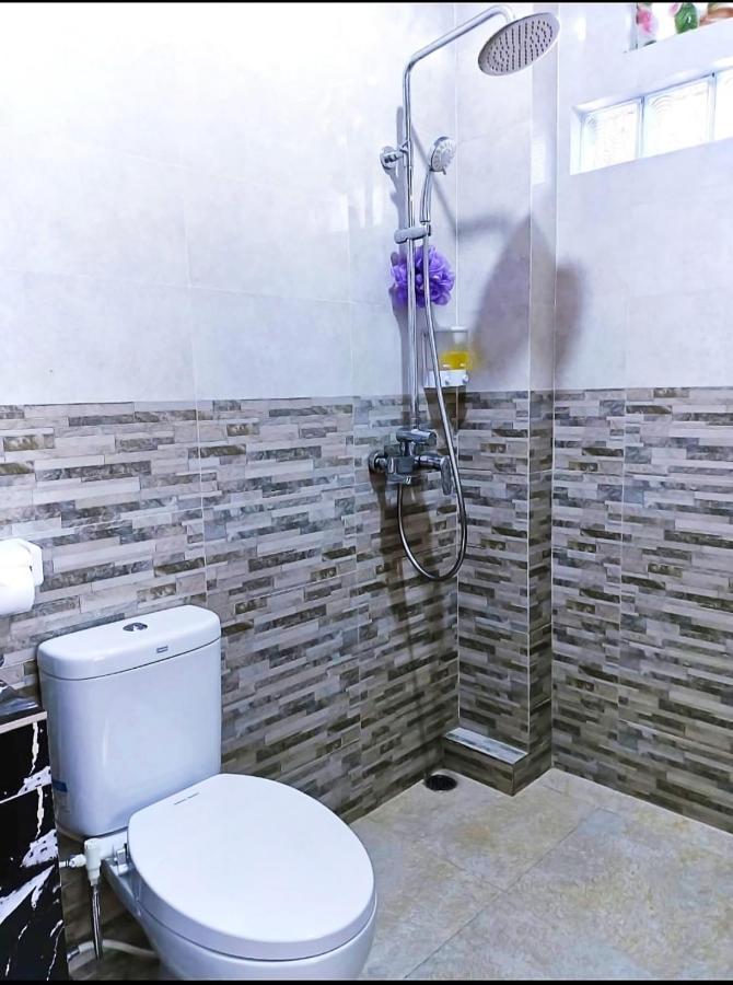 Green Palace Homestay Batununggul Exterior foto