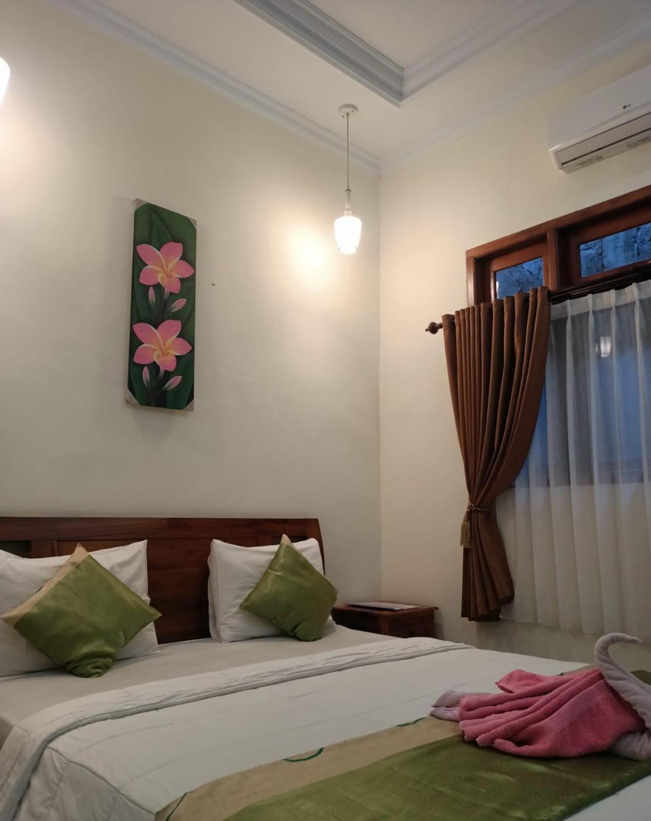 Green Palace Homestay Batununggul Exterior foto